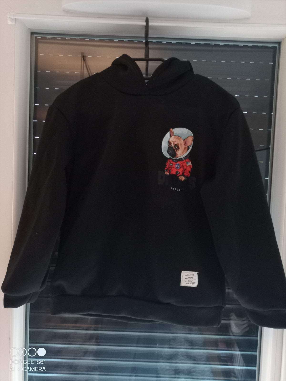 SWEAT A CAPUCHE ENFANT 11 ANS