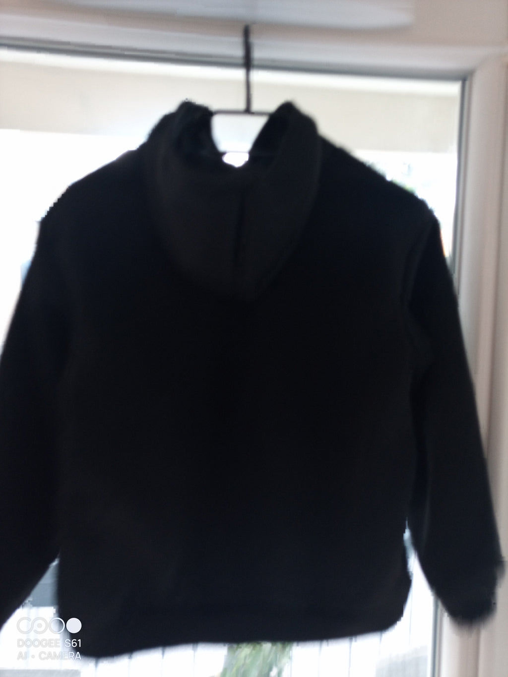 SWEAT A CAPUCHE ENFANT 11 ANS